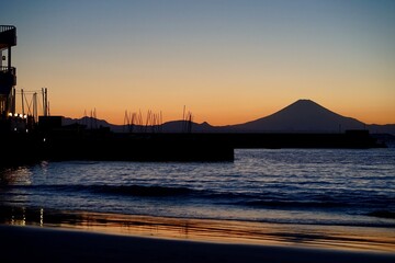 葉山の港から富士山