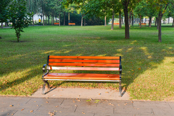 Fototapeta premium The lawns, woods and seats in city parks are pure natural scenery