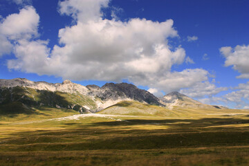Fototapeta premium view of Campo Imperatore in Italy