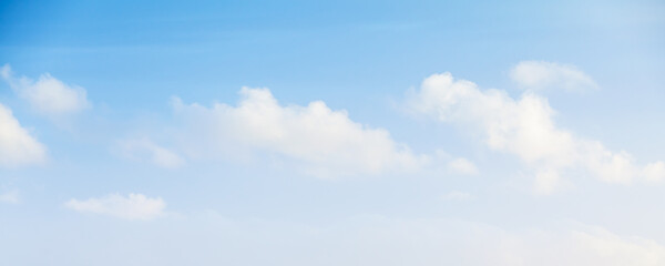 Naklejka premium White cumulus clouds are in blue sky at daytime