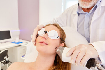 Hauterneuerung durch Behandlung mit Fraxel Laser