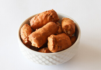 Cereals with milk in a white bowl are for diet time.