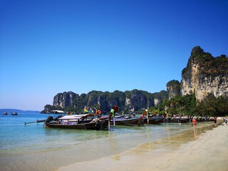 Tail boats