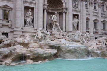 trevi fountain city