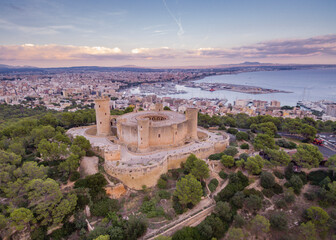 Fototapeta na wymiar castillo de Bellver, estilo gótico catalán, siglo XIV , Palma, Mallorca, balearic islands, Spain