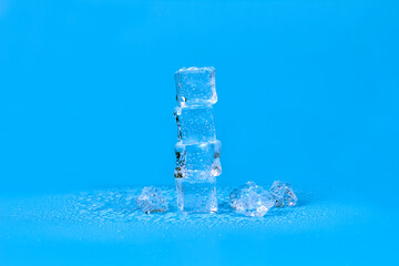 Ice for drinks lie on top of each other