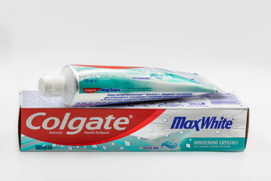 Colgate Max White fluoride toothpaste tube and pack closeup