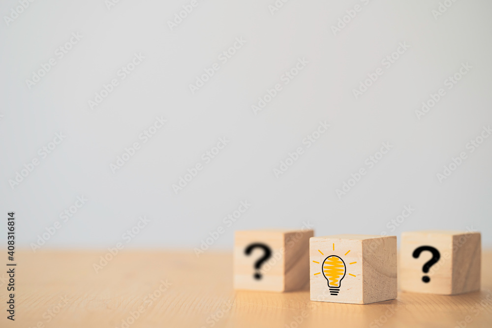 Poster illustration lightbulb icon and question mark print screen on wooden block cube. it is creative thin
