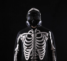 scary man in skeleton mask