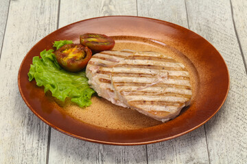 Grilled tuna steak with kumato