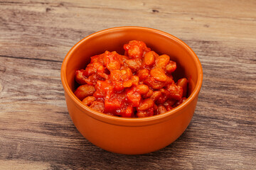 Baked kidney with tomato and pepper