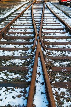 Zweigleisig - Zwei ineinander f&uuml;hrende Bahnschienen