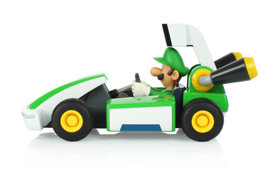 Mario kart mobile hi-res stock photography and images - Alamy