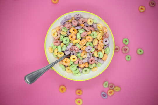 Cereal con leche para el desayuno