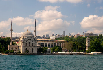 Fototapeta na wymiar Bezmialem Valide Sultan Mosque in Istanbul.Turkey