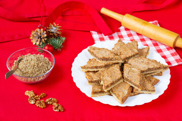 Nut pie on glass plate