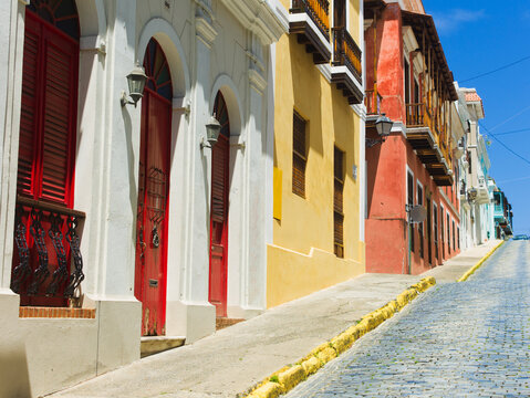 Puerto Rico, Old San Juan, Row of historic houses in Old Town