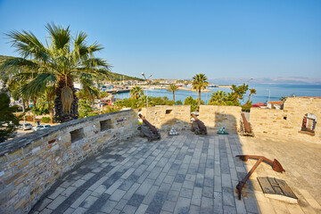 Fototapeta premium Cesme castle in the Mediterranean port of Cesme
