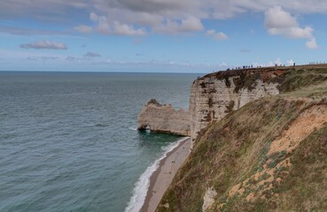 plage et village d'Etretat en Normandie