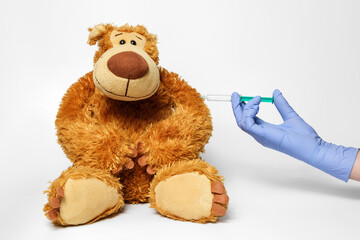Vaccination of a teddy bear against covid