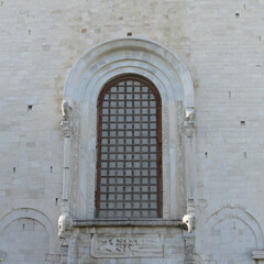 Particolare architettonico della Basilica di San Nicola. Bari, sud Italia