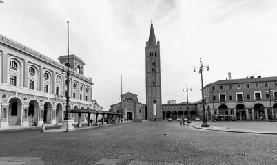 Forlì, Piazza Saffi with the Abbey of San Mercuriale, the very symbol of the city.