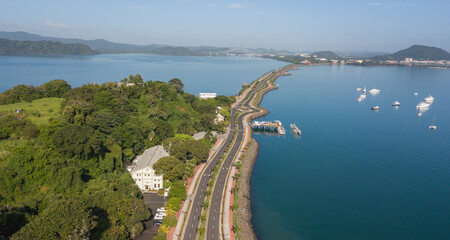 vista aerea de la ruta de la calzada de amador de panama  - obrazy, fototapety, plakaty