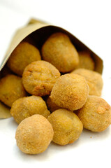 Mixed fried all'ascolana includes olives all'ascolana and fried cream called cremini fritti.