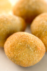 Mixed fried all'ascolana includes olives all'ascolana and fried cream called cremini fritti.