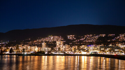 Obraz premium バンクーバーのビル街の夜景