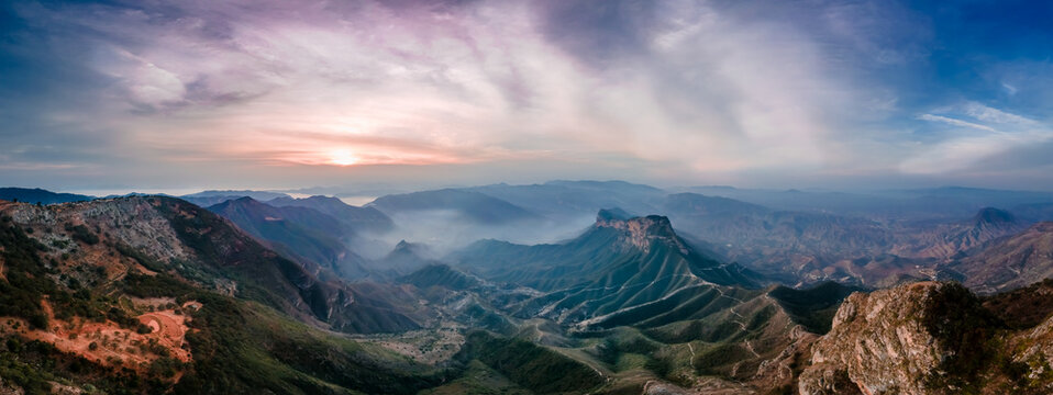 Sunrise in Mirador de Cuatro Palos, Pinal de Amoles, Quer&eacute;taro, M&eacute;xico