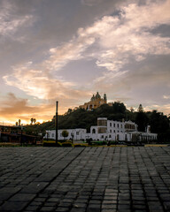 Una iglesia alta 