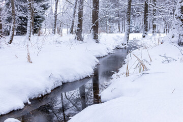 winterlicher Bach