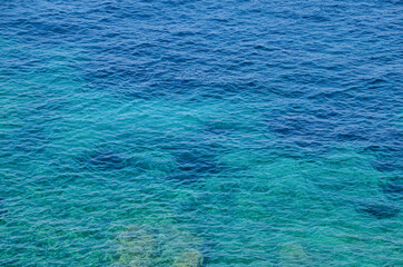 Türkises Wasser in Sizilien