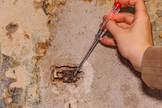 electric grid indicator screwdriver check voltage phase and zero