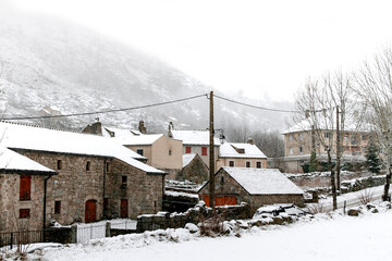 Village c&eacute;venol enneig&eacute;