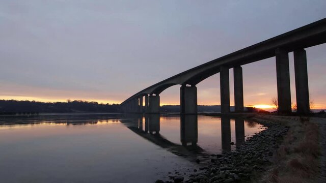 The sun rises over the River Orwell in Suffolk, UK