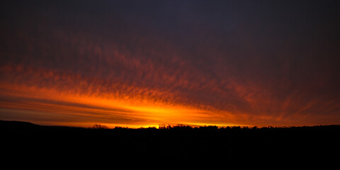 un lever de soleil orange à villers sur mer mer calvados normandie 14 