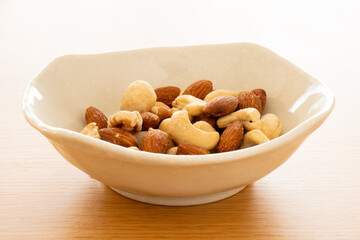 Mixed nuts (almond, walnut, macadamia, cashew)