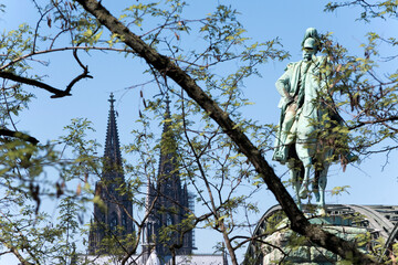 Fototapeta na wymiar Köln, Dom, Denkmal, Kaiser Wilhelm I.
