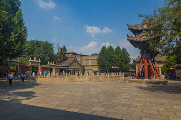 Fototapeta na wymiar XI'AN, CHINA - AUGUST 3, 2018: Entrance to the Forest of Stelae Museum in the old town of Xi'an, China