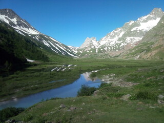 Fototapeta premium Veduta del Lago di Combal (Courmayeur)