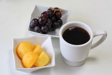 葡萄と柿とコーヒー