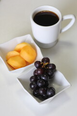 葡萄と柿とコーヒー