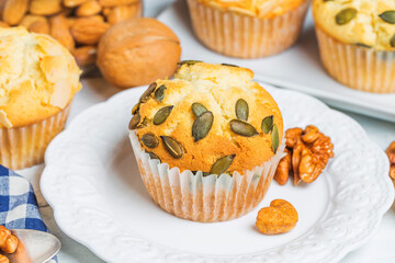 nuts muffin cake