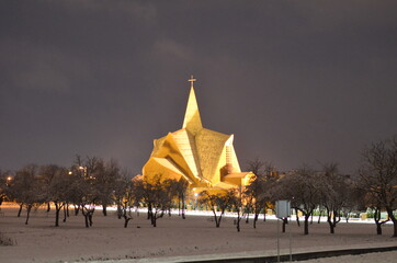 Staszów zimą , Staszów zima 2021 , Zima 2021 . Staszów , Staszów nocą w zimie , śnieg w  Staszowie ,kościół w Staszowie , ulice Staszów , Rynek Staszów © Szymon