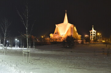 Staszów zimą , Staszów zima 2021 , Zima 2021 . Staszów , Staszów nocą w zimie , śnieg w  Staszowie ,kościół w Staszowie , ulice Staszów , Rynek Staszów © Szymon