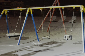 Staszów zimą , Staszów zima 2021 , Zima 2021 . Staszów , Staszów nocą w zimie , śnieg w  Staszowie ,kościół w Staszowie , ulice Staszów , Rynek Staszów © Szymon