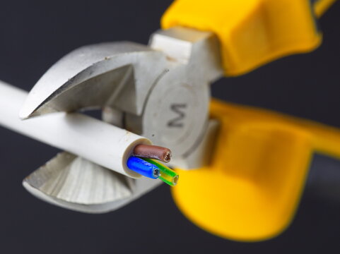 Seitenschneider Werkzeug  Elektrokabel Kabel Elektro Schneiden Trennen Elektronik vde gro&szlig; klein Isolation isoliert abisoliert Kabeladern Modelbau Handwerk 