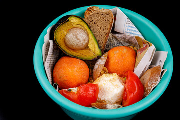 Lebensmittelabfall in einer Schüssel